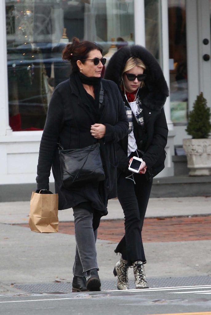 Emma Roberts Goes Shopping with Her Mom in the Hamptons, NYC 12/24/2017-3