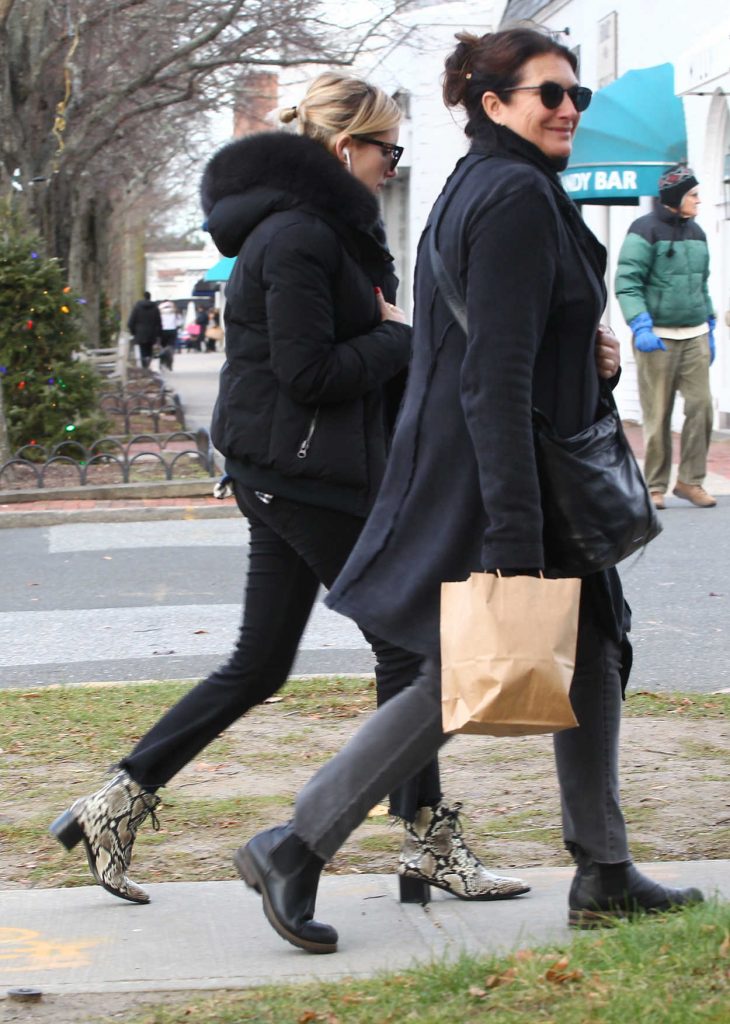 Emma Roberts Goes Shopping with Her Mom in the Hamptons, NYC 12/24/2017-4