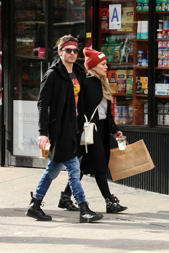 Hilary Duff Goes Shopping with Her Boyfriend Matthew Koma in Soho, New York City 12/20/2017-2