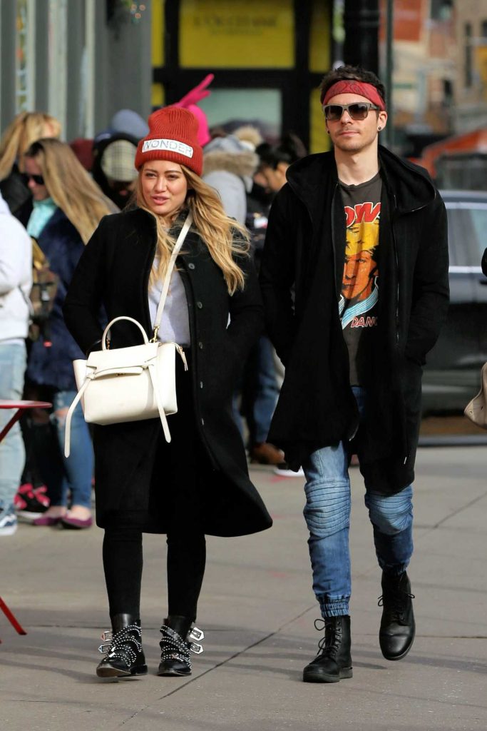 Hilary Duff Goes Shopping with Her Boyfriend Matthew Koma in Soho, New York City 12/20/2017-4