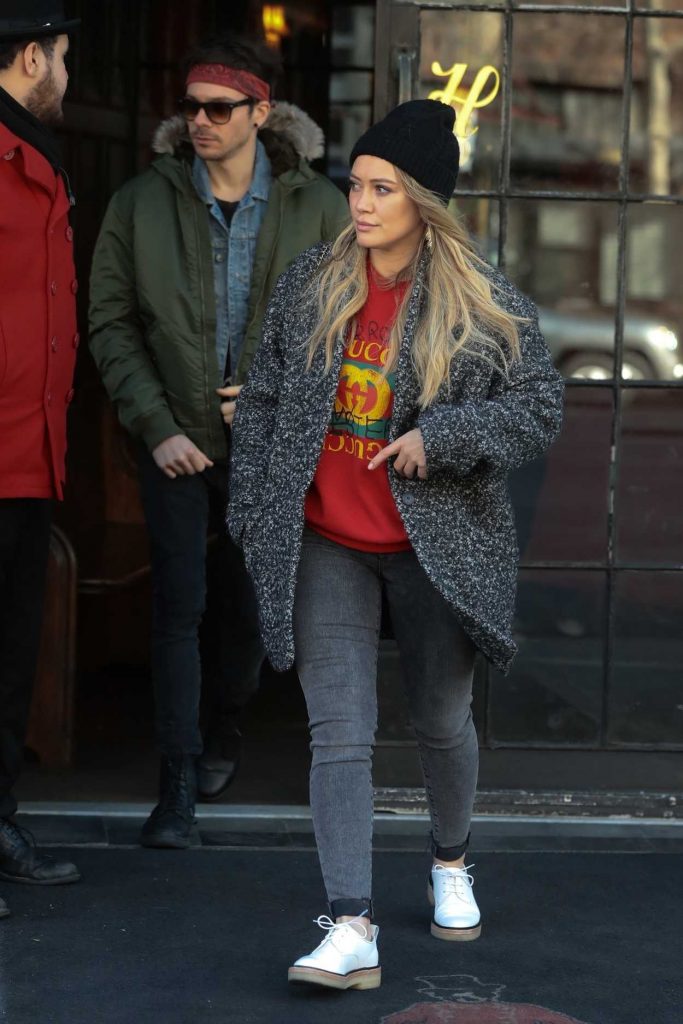 Hilary Duff Leaves Her Hotel in NYC 12/21/2017-3