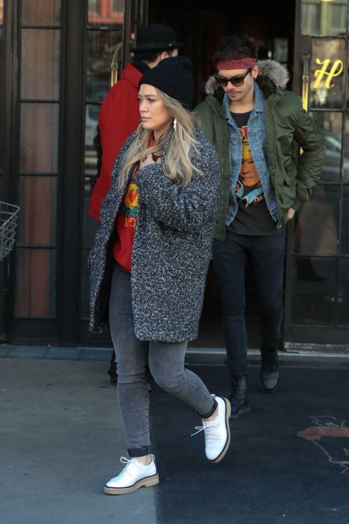 Hilary Duff Leaves Her Hotel in NYC 12/21/2017-4