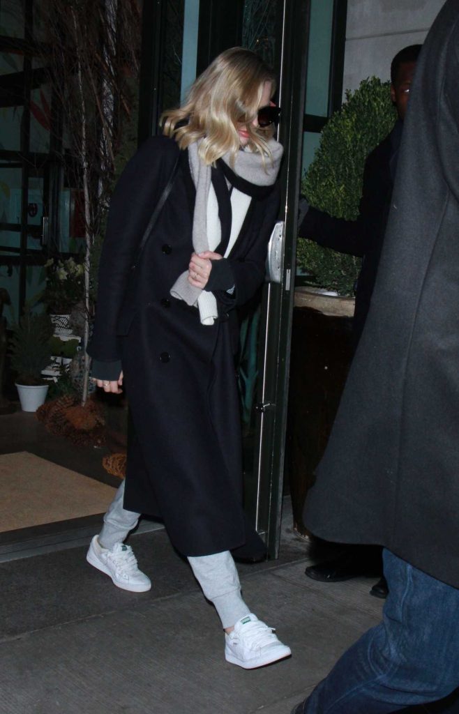 Margot Robbie Leaves Her Hotel in New York City 12/13/2017-2