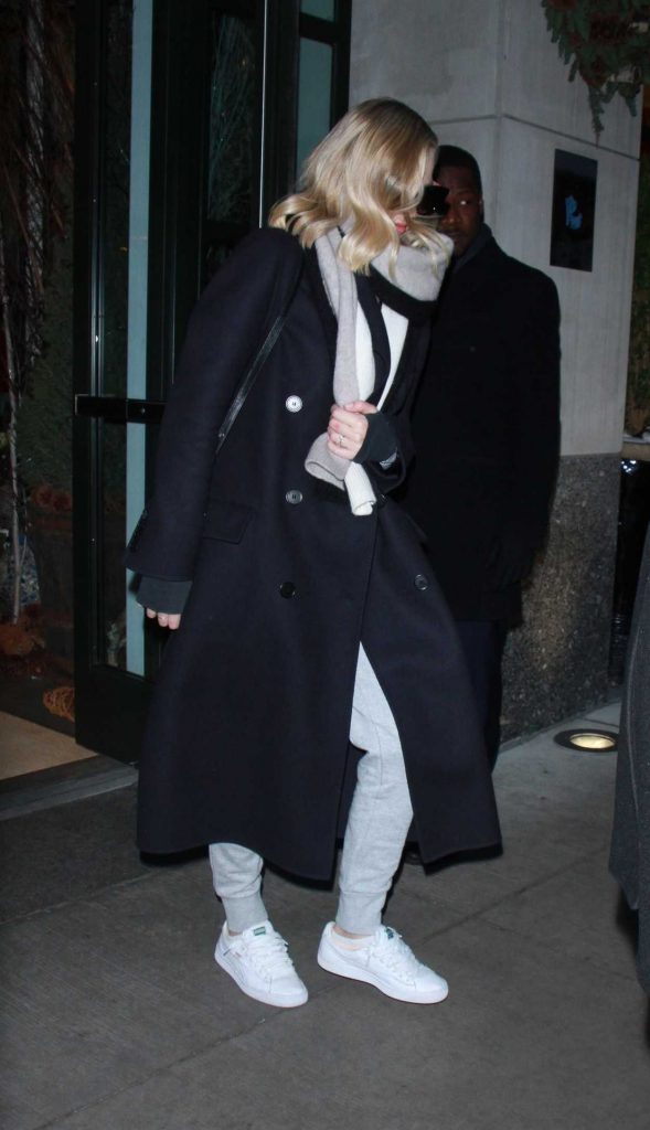 Margot Robbie Leaves Her Hotel in New York City 12/13/2017-3