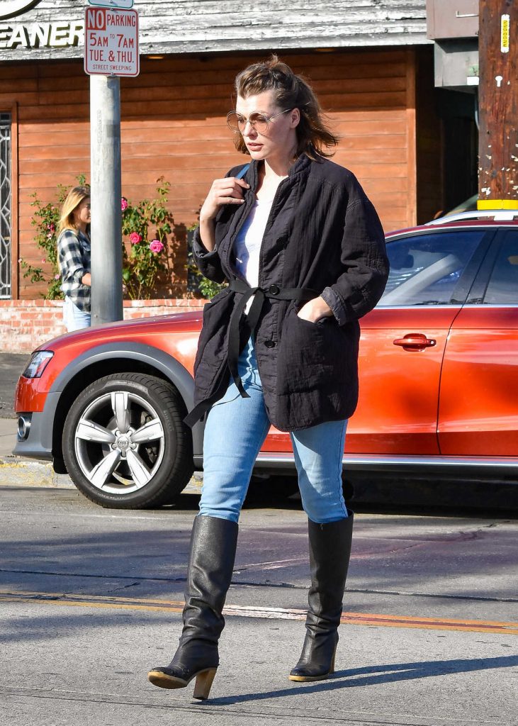 Milla Jovovich Does Some Shopping in Los Angeles 12/22/2017-5