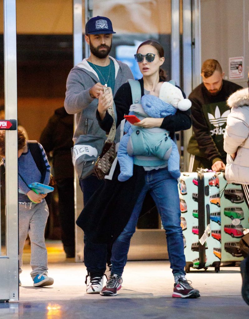 Natalie Portman Was Spotted with Her Family at JFK Airport in New York 12/23/2017-2
