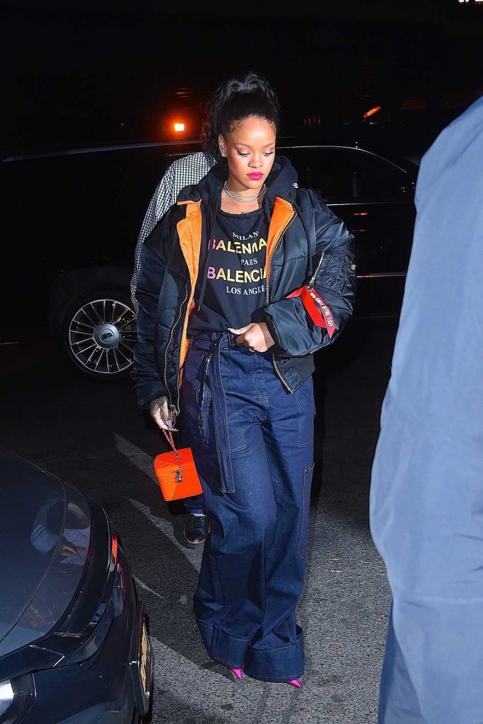 Rihanna Leaves Avenue Nightclub in Hollywood 12/08/2017-1