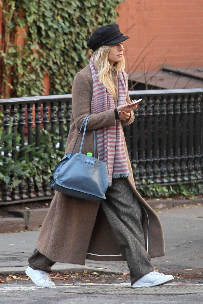 Sienna Miller Was Seen Out in New York 12/11/2017-5