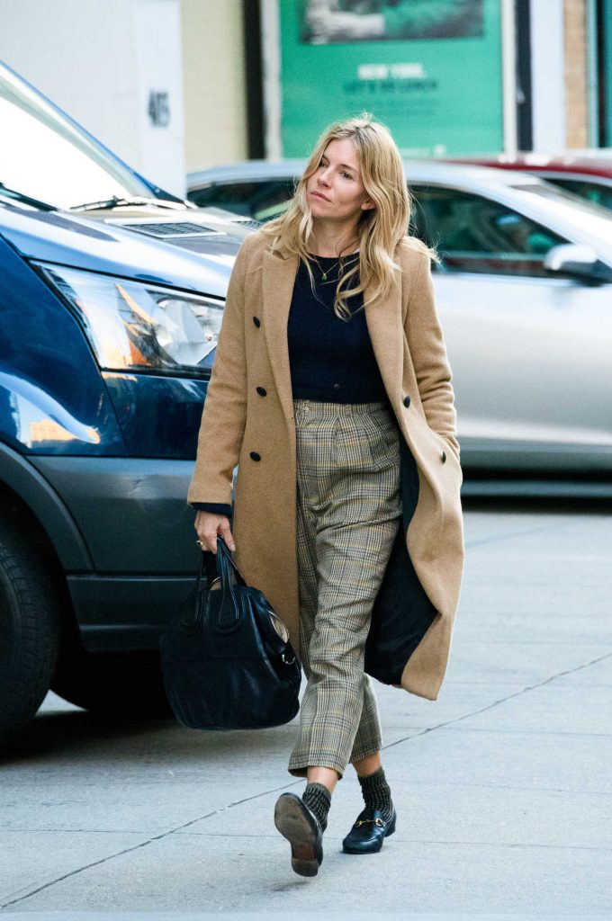 Sienna Miller Wears a Beige Coat Out in New York 11/29/2017-2