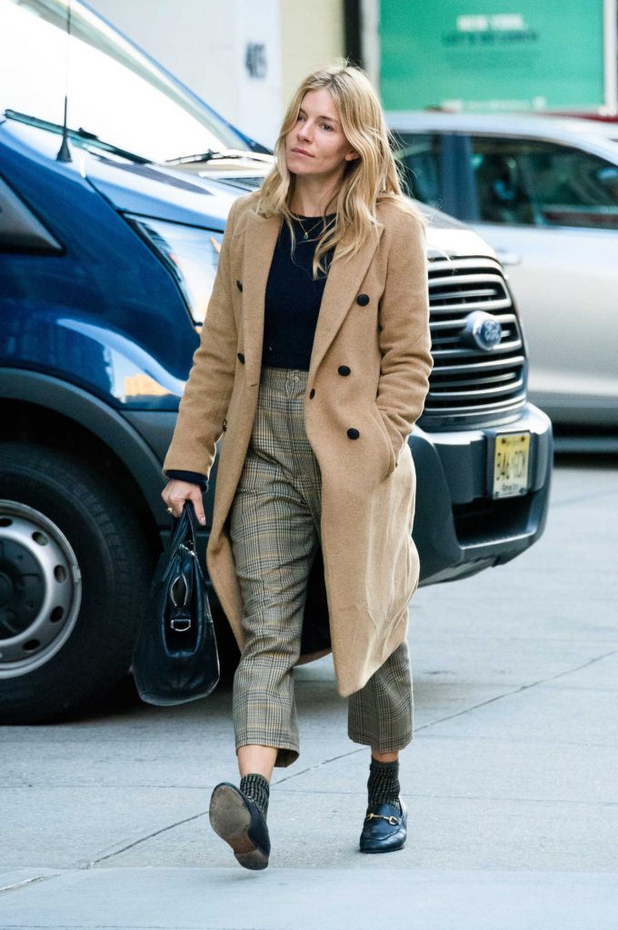 Sienna Miller Wears a Beige Coat Out in New York 11/29/2017-4