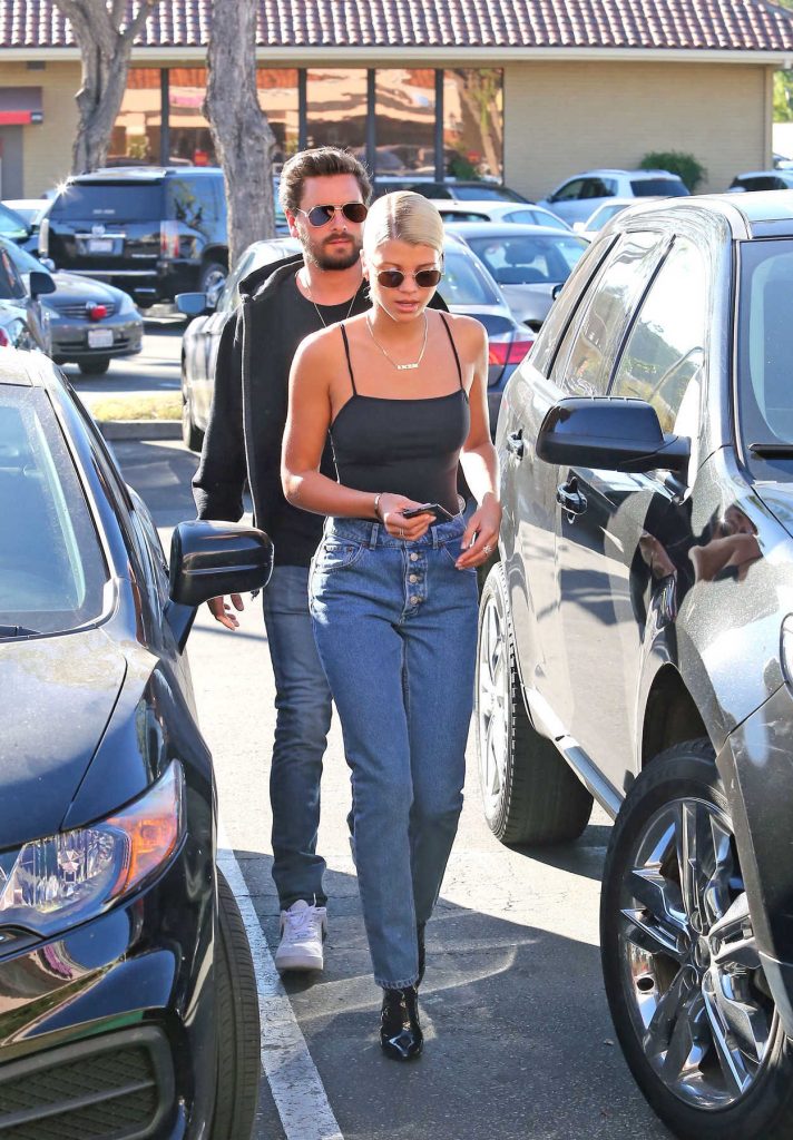 Sofia Richie Was Spotted Out in Calabasas 12/13/2017-1