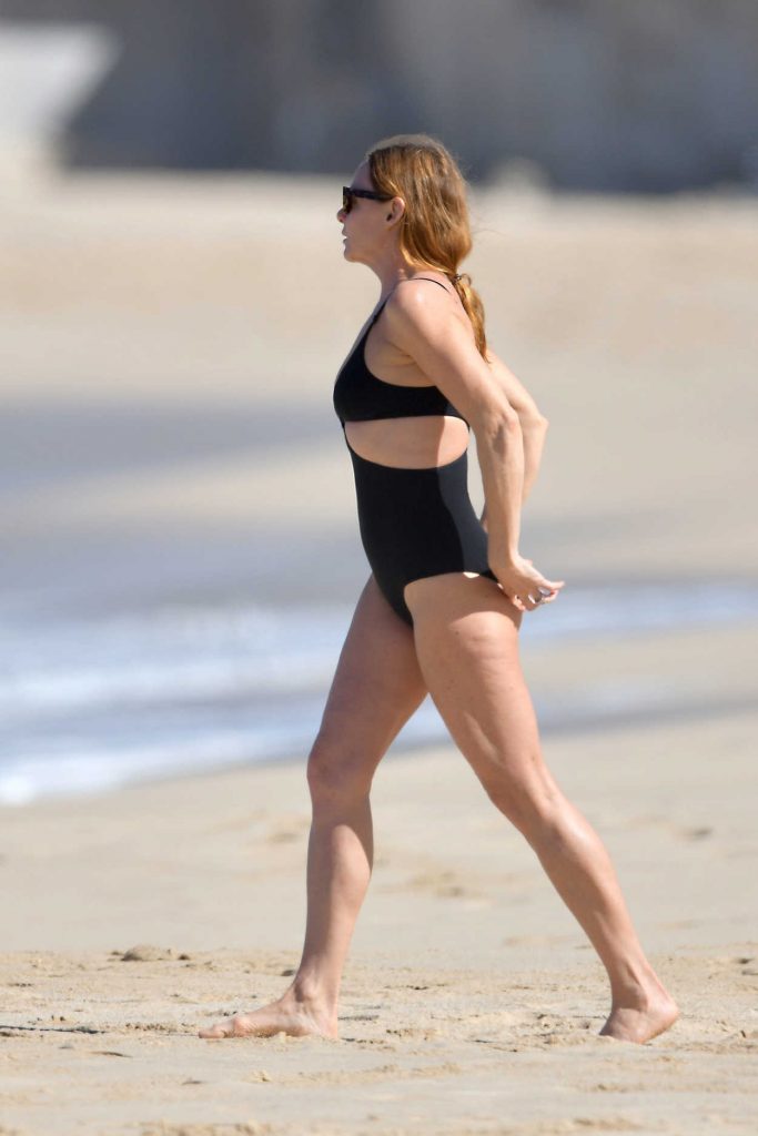 Stella McCartney Wears a Black Swimsuit at the Beach in St Barth 12/29/2017-1
