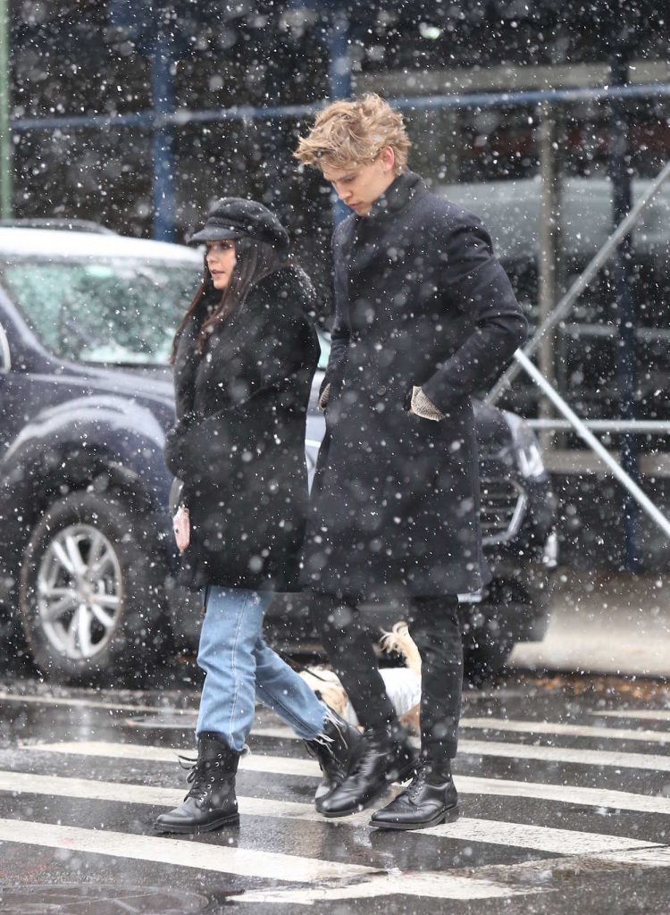 Vanessa Hudgens Walks Under the Snow with Austin Butler in NYC 12/09/2017-2
