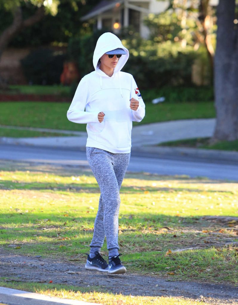 Alessandra Ambrosio Does a Morning Jog Out in Brentwood 01/24/2018-3