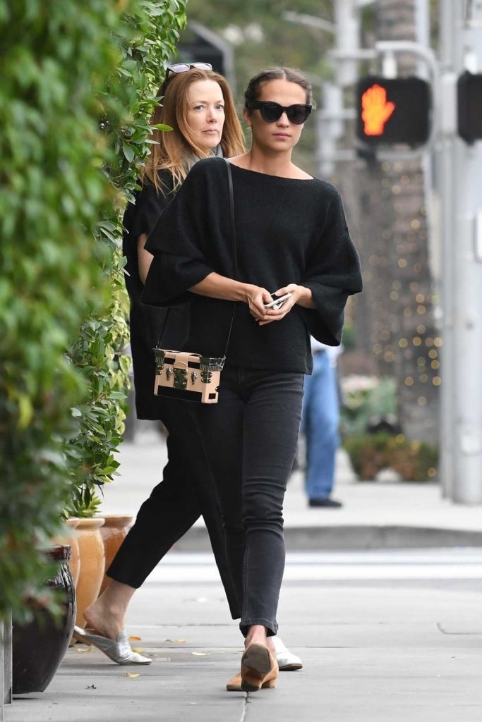 Alicia Vikander Was Spotted with a Friend in Beverly Hills 01/16/2018-2