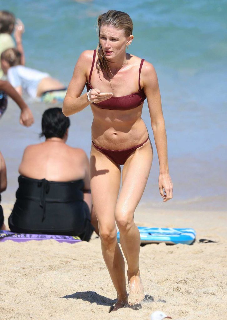 Amy Pejkovic in Bikini at Bronte Beach in Sydney 01/05/2018-3