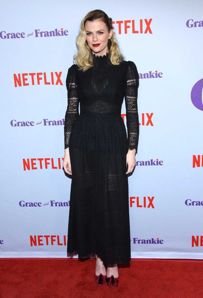 Brooklyn Decker at the Grace and Frankie Season 4 Premiere in Los Angeles 01/18/2018-1