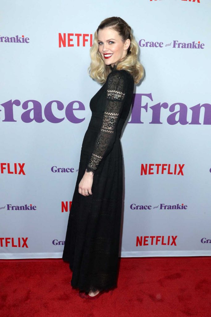 Brooklyn Decker at the Grace and Frankie Season 4 Premiere in Los Angeles 01/18/2018-4
