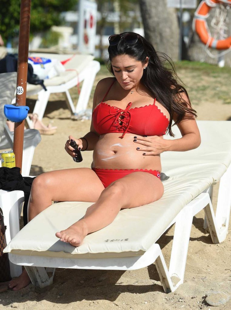 Casey Batchelor Wears a Red Bikini at the Beach in Lanzarote 01/04/2018-1