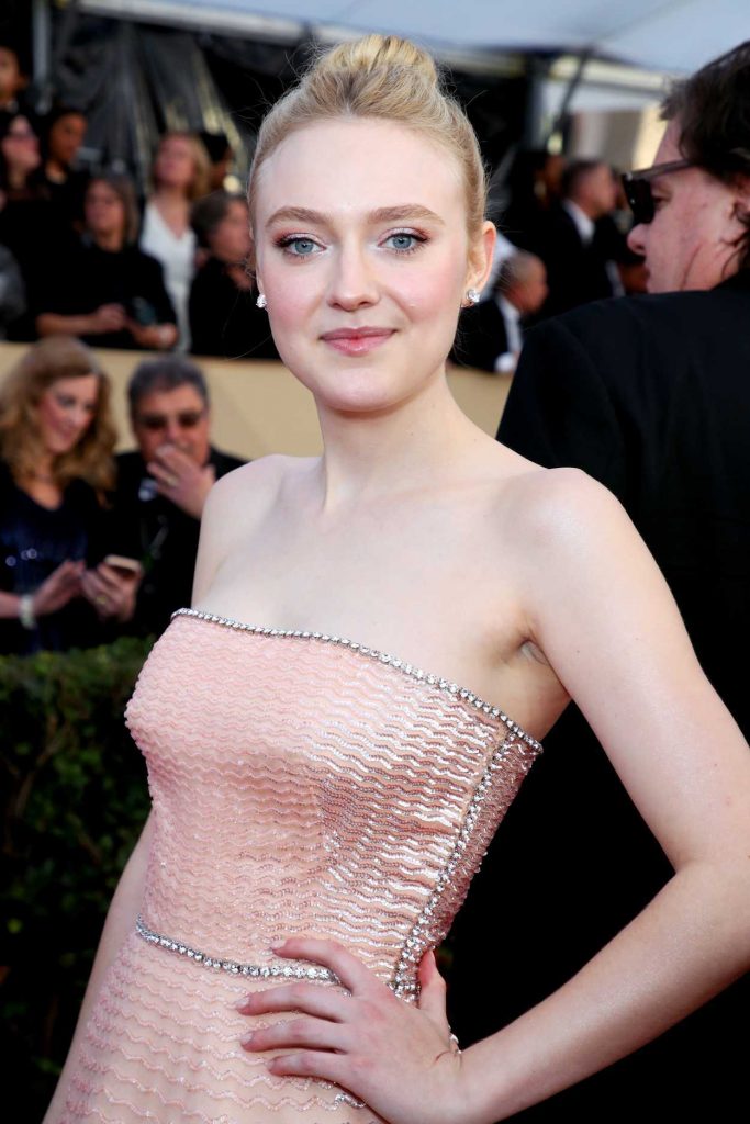 Dakota Fanning at the 24th Annual Screen Actors Guild Awards in Los Angeles 01/21/2018-4