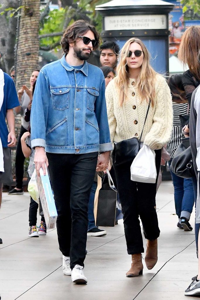 Elizabeth Olsen Was Spotted with Her Boyfriend Robbie Arnett Out in Los Angeles 12/30/2017-1