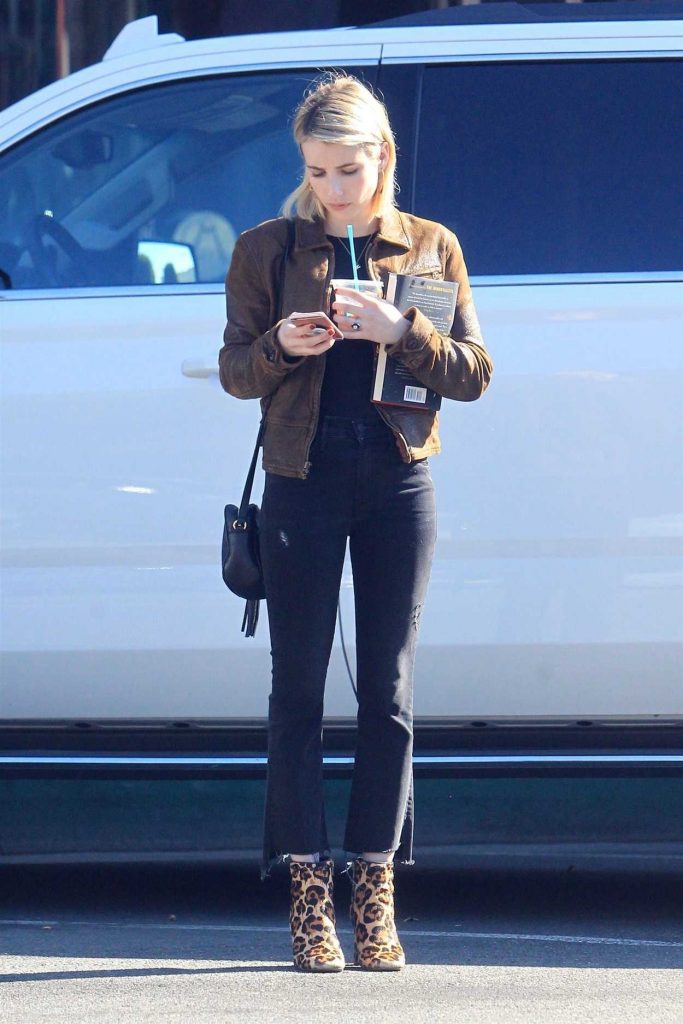Emma Roberts Grabs a Coffee in Beverly Hills 01/26/2018-1