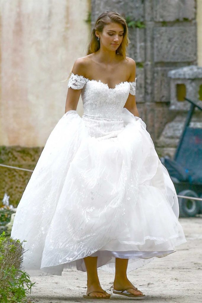 Lorena Rae on the Set of a Wedding Themed Photo Shoot in Miami 01/18/2018-2