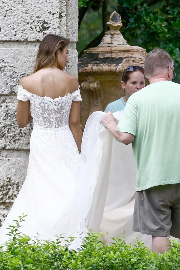 Lorena Rae on the Set of a Wedding Themed Photo Shoot in Miami 01/18/2018-4