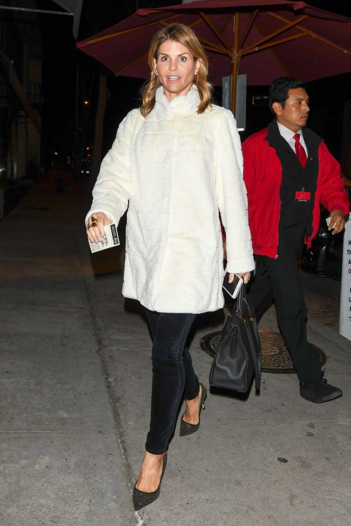 Lori Loughlin Was Seen Out in Los Angeles 01/17/2018-4