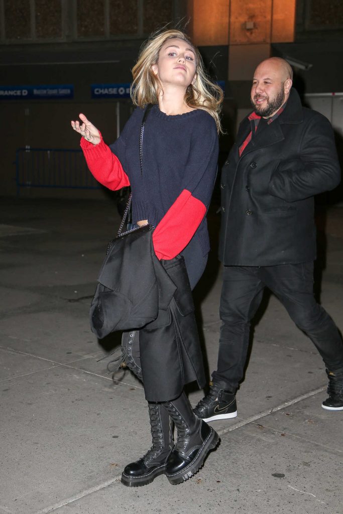 Miley Cyrus Leaves Madison Square Garden in NYC 01/29/2018-4