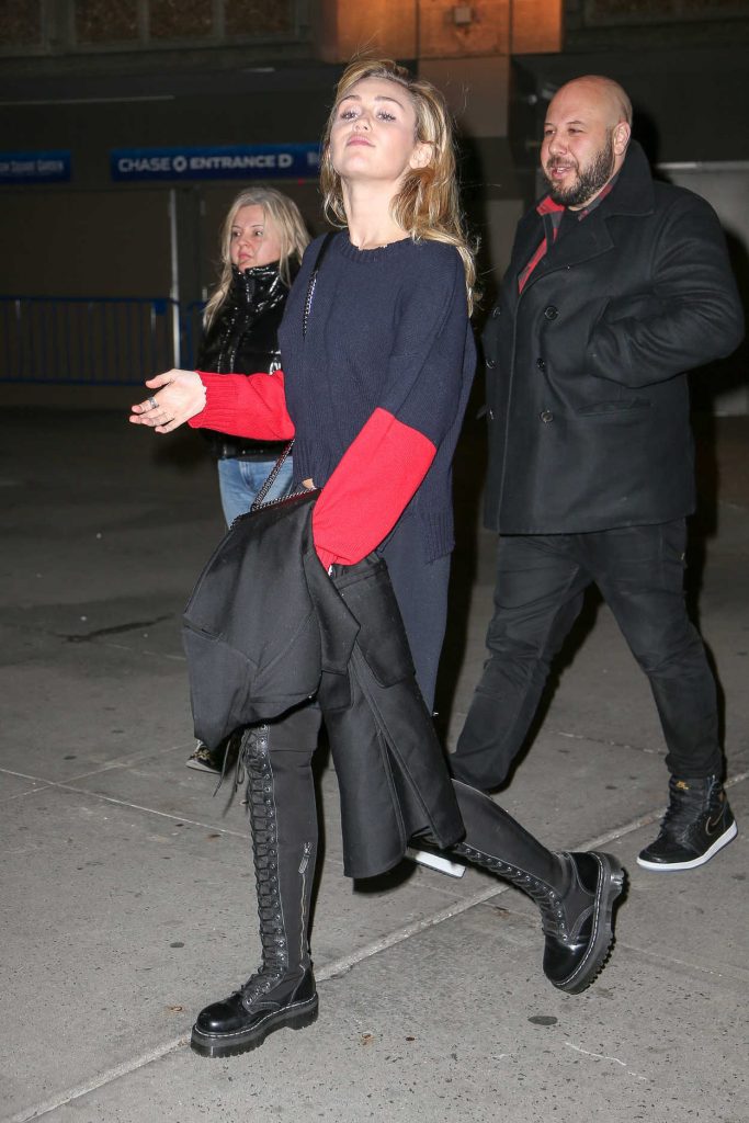 Miley Cyrus Leaves Madison Square Garden in NYC 01/29/2018-5