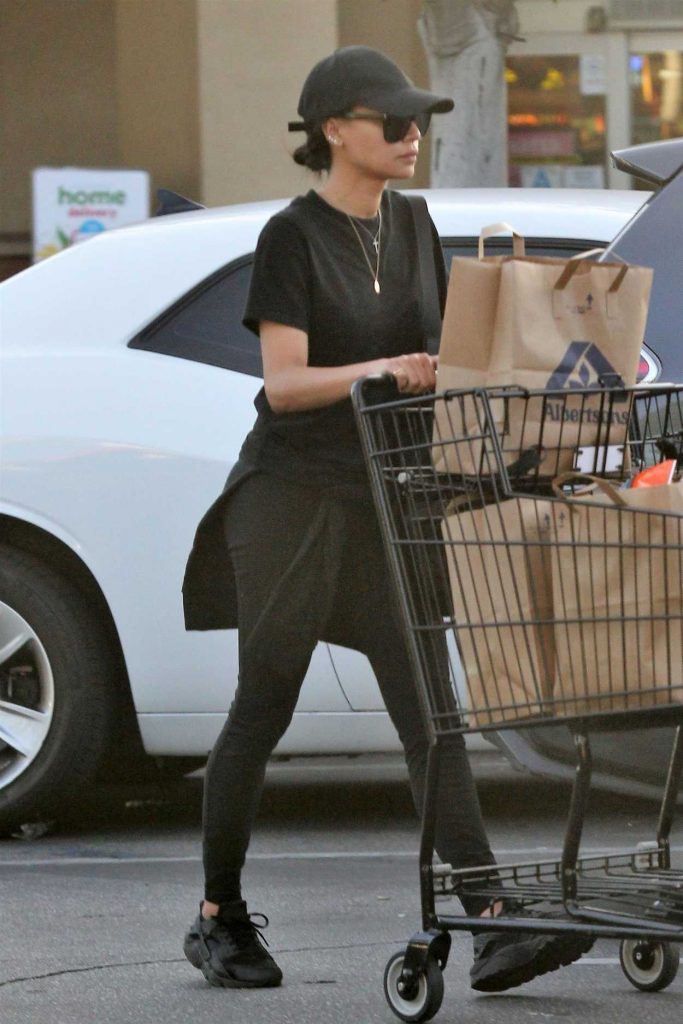 Naya Rivera Goes Grocery Shopping in Los Angeles 01/17/2018-3