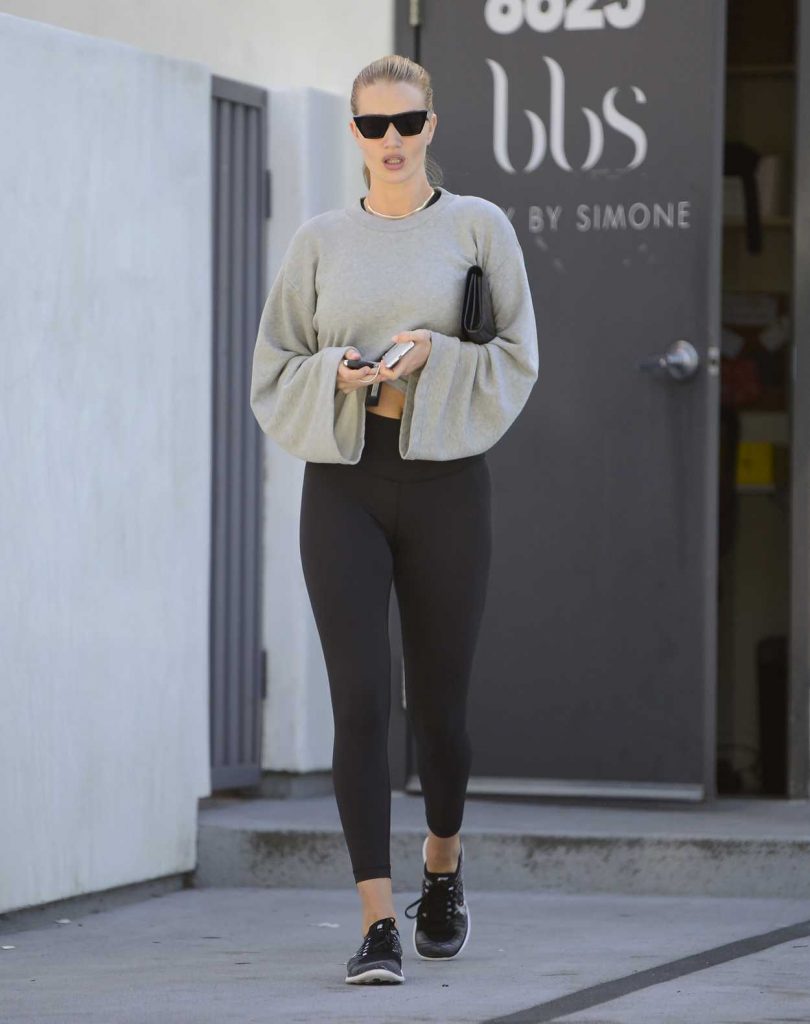 Rosie Huntington-Whiteley Leaves a Gym in Los Angeles 01/14/2018-3