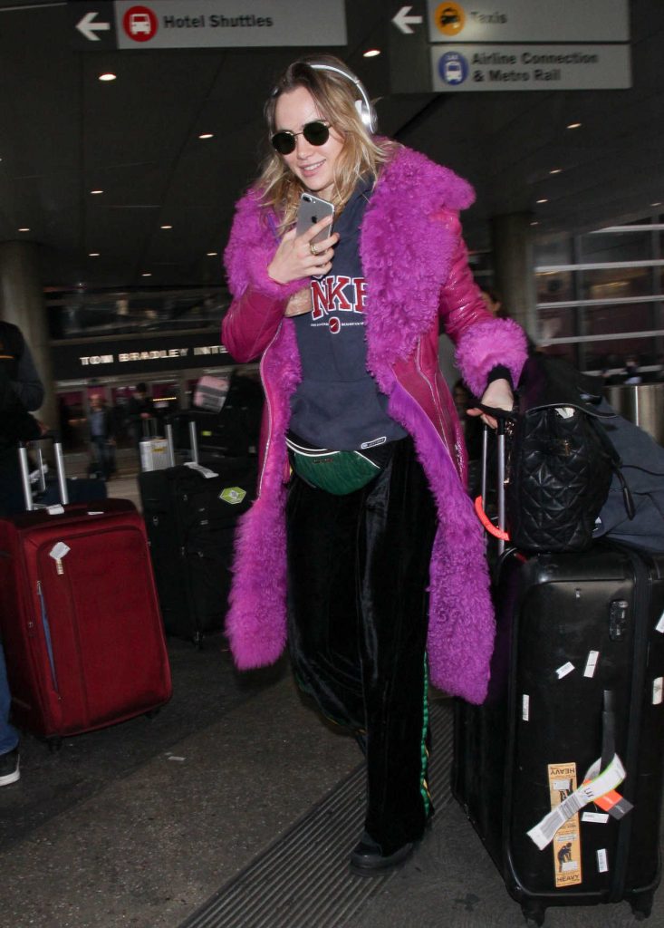 Suki Waterhouse Was Spotted at LAX Airport in LA 01/15/2018-1