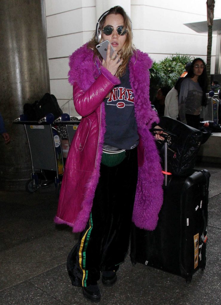 Suki Waterhouse Was Spotted at LAX Airport in LA 01/15/2018-3