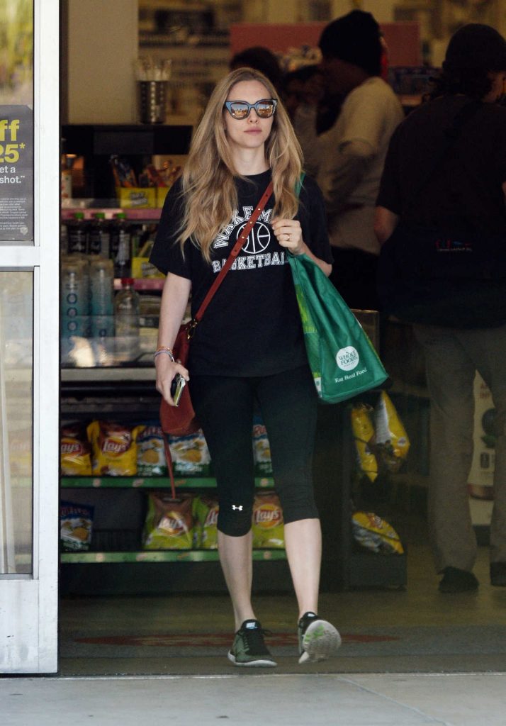 Amanda Seyfried Goes Shopping at Whole Foods in Los Angeles 02/18/2018-1