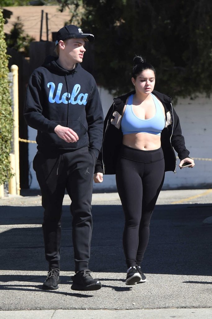 Ariel Winter Was Seen with Levi Meaden Out in Los Angeles 02/24/2018-4