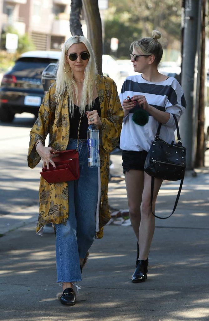 Ashlee Simpson Goes Shopping with a Friend in LA 02/08/2018-4