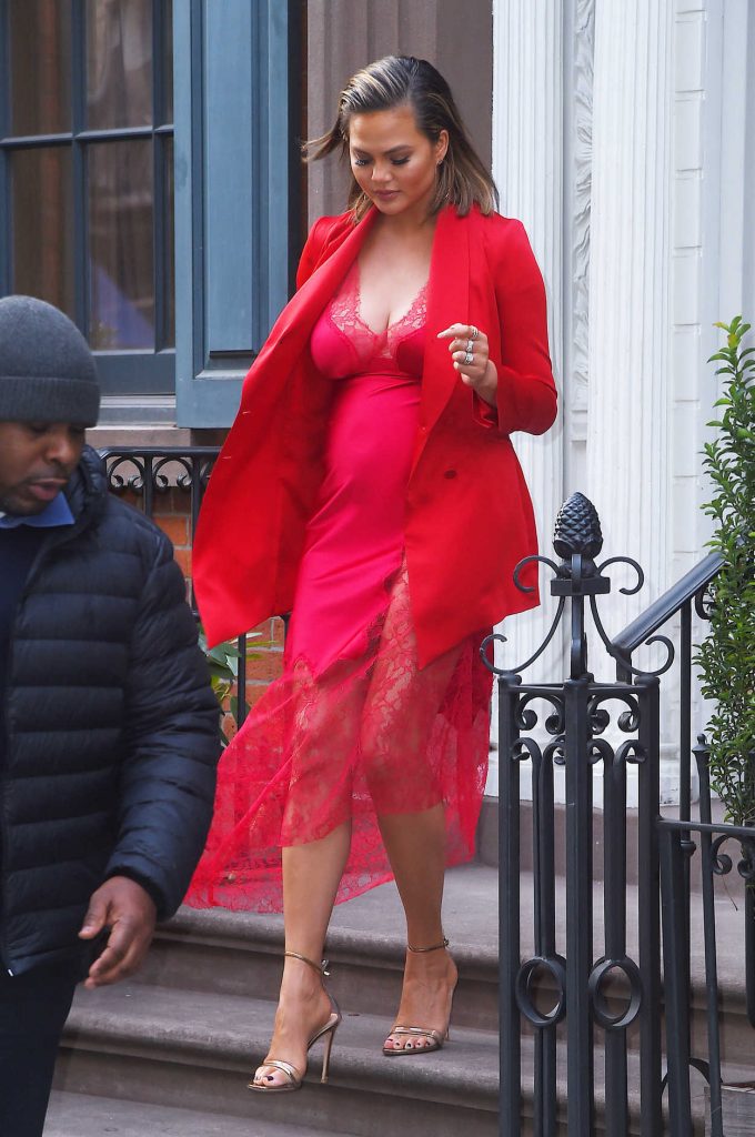 Chrissy Teigen Was Spotted on the Streets of Manhattan in New York 01/30/2018-1