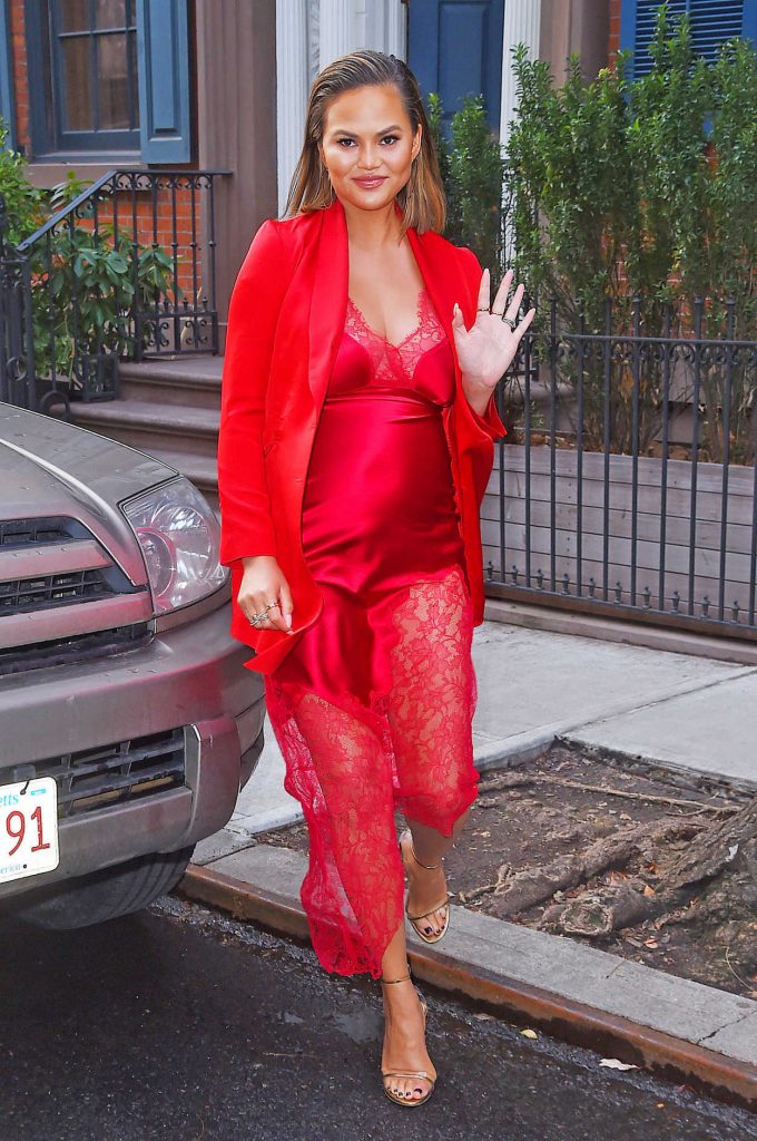 Chrissy Teigen Was Spotted on the Streets of Manhattan in New York 01/30/2018-4