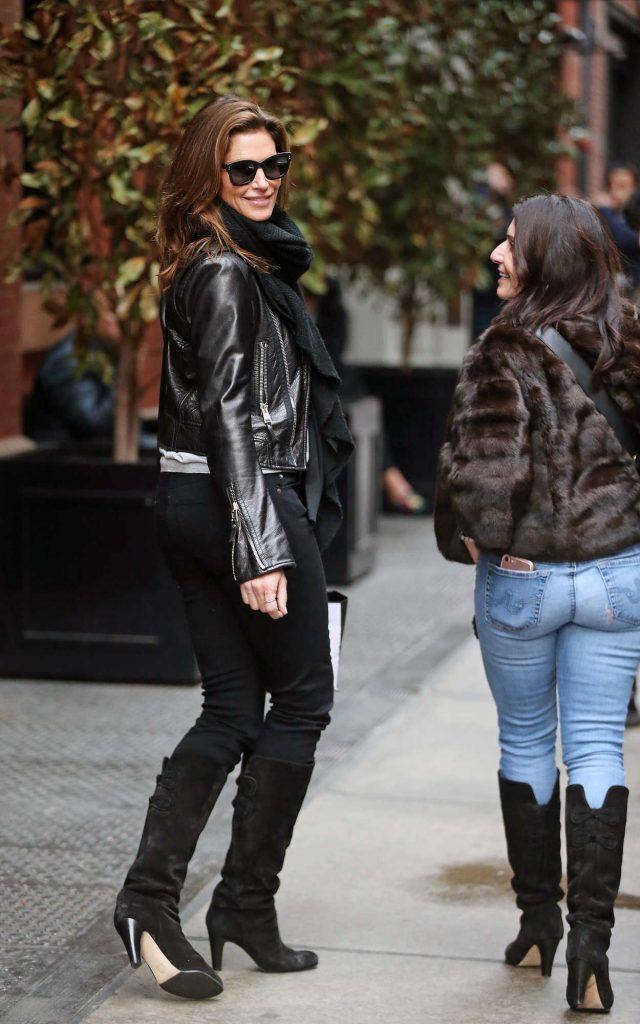 Cindy Crawford Out Shopping in New York City 02/15/2018-4
