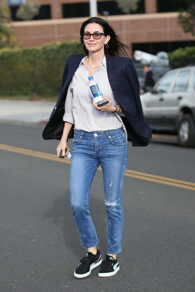Courteney Cox Leaves a Skin Care Clinic in Beverly Hills 02/27/2018-1
