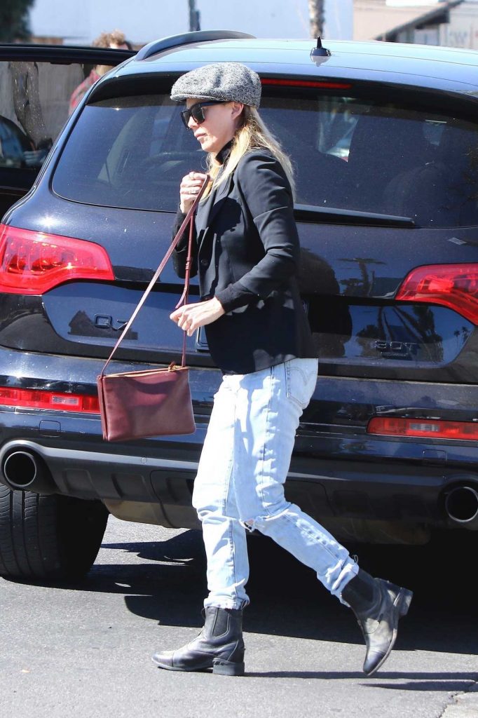 Ellen Pompeo Was Seen Out in Los Angeles with Her Daughters Stella and Sienna 02/24/2018-2