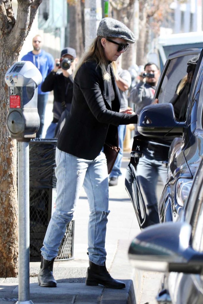 Ellen Pompeo Was Seen Out in Los Angeles with Her Daughters Stella and Sienna 02/24/2018-4