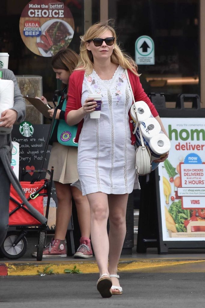 Kirsten Dunst Was Spotted Out in Burbank 02/10/2018-1