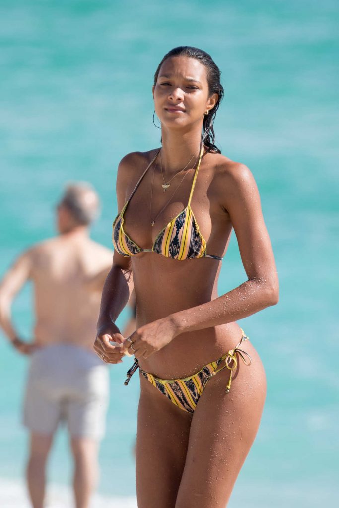 Lais Ribeiro in Bikini at the Beach in Miami 02/18/2018-5