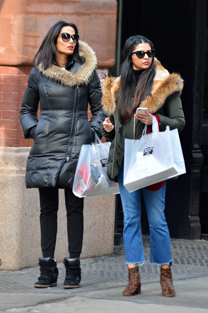 Padma Lakshmi Goes Shopping with Her Sister in Soho, NY 02/02/2018-3