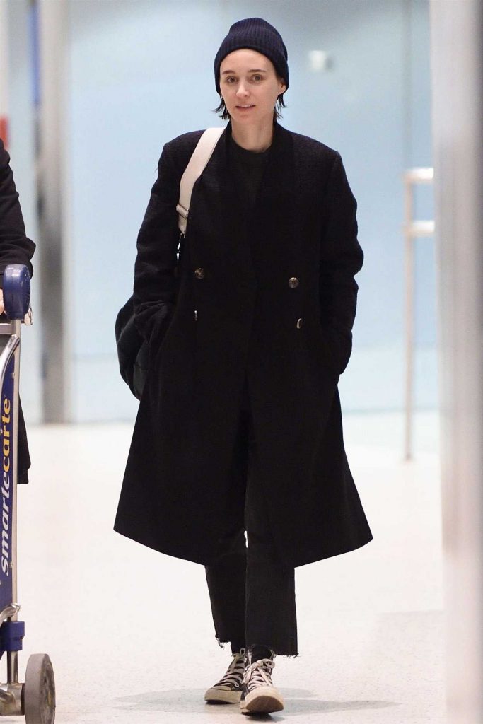 Rooney Mara Was Spotted at JFK Airport in NYC 02/23/2018-1