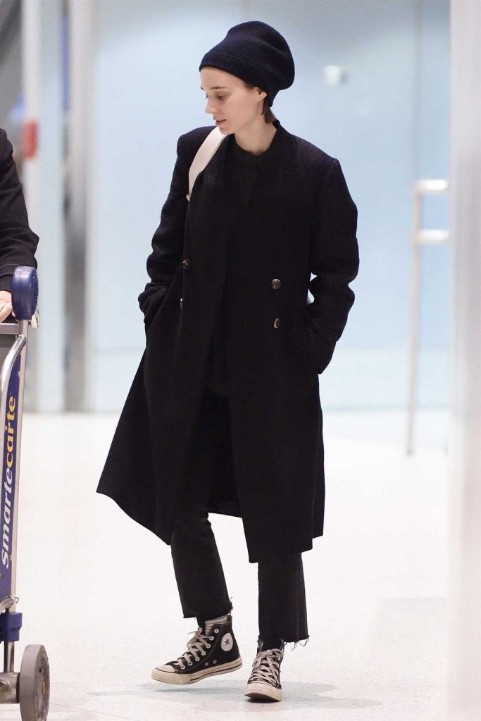 Rooney Mara Was Spotted at JFK Airport in NYC 02/23/2018-3