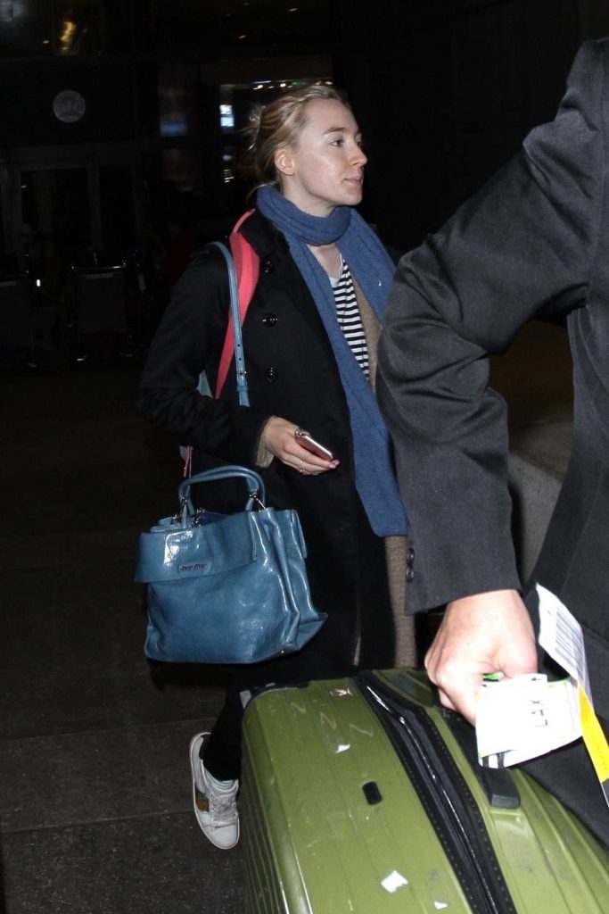Saoirse Ronan Arrives at LAX Airport in Los Angeles 02/22/2018-3
